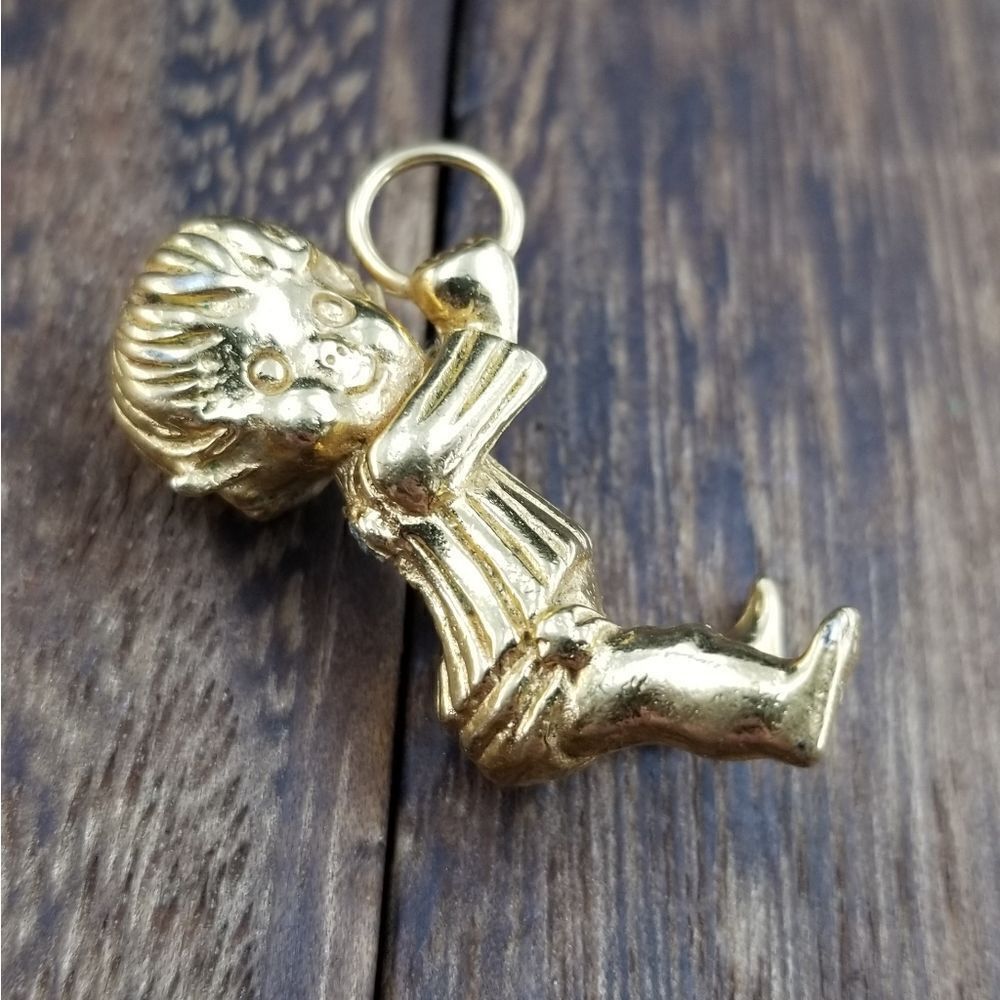Gold plated cherub boy necklace pendant P205 - Picture 3 of 4